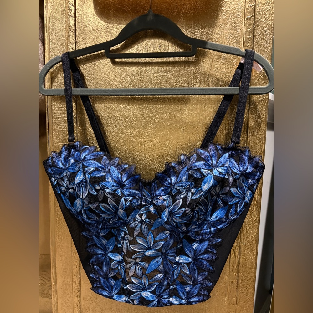 NWOT Victoria Secret Very Sexy Bustier Corset Bralette 38D SOLD OUT